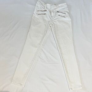Mossimo Supply Co. Women's White Power Stretch Skinny Jeans with Zipper Details